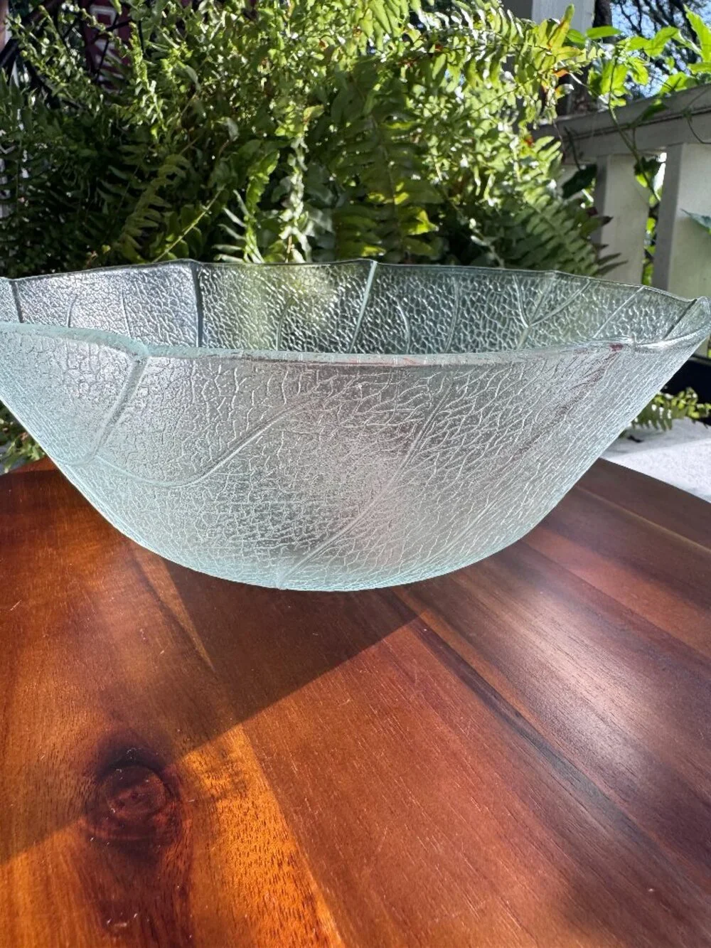 Vintage Clear Glass Aspen Leaf Serving Bowl, by Durax Argentina